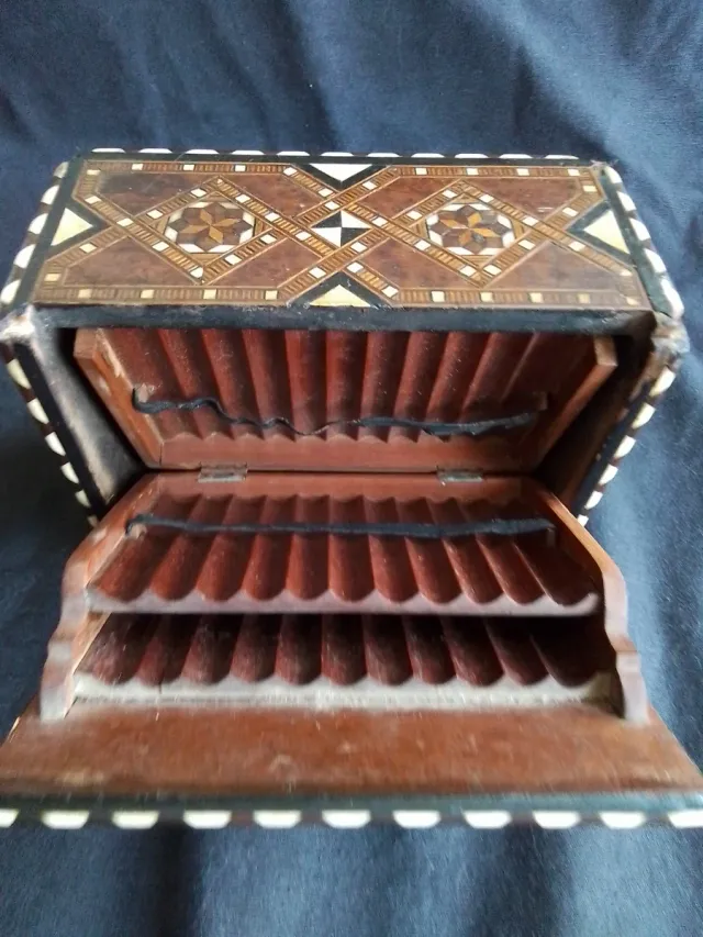 Caja Marroquí Antigua,  de cigarrillos
