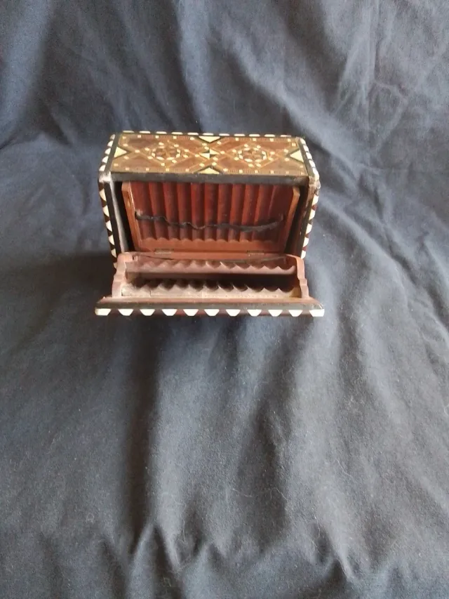 Caja Marroquí Antigua,  de cigarrillos
