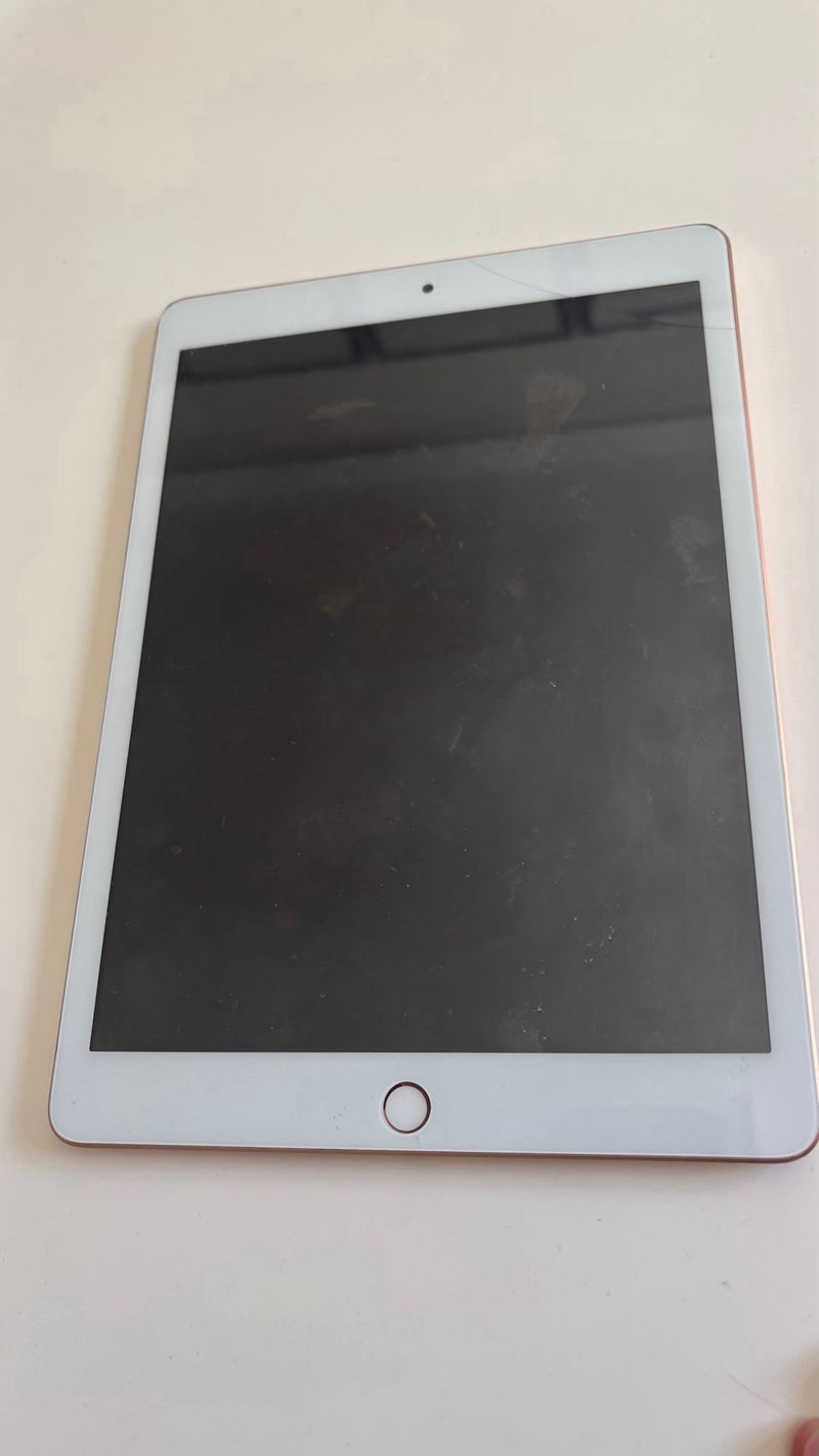 iPad 10.2 (2020) Oro Rosa PARA PIEZAS afbeelding 2