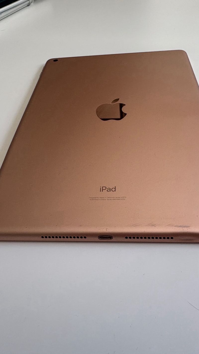 iPad 10.2 (2020) Oro Rosa PARA PIEZAS afbeelding 4