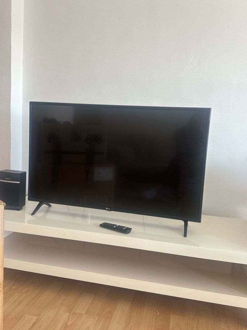 Televisor LG Negro 43 4K ultra HD