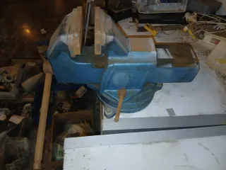 Torno o Tornillo de banco 125 mm con base rotativa