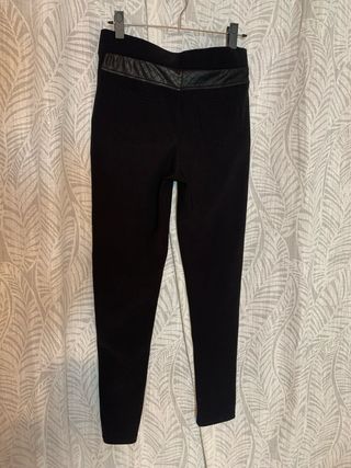 Pantalón legging polipiel elástico