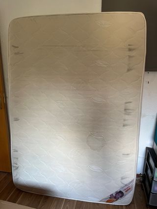 Somier + colchón cama 1,90 x 1,35.