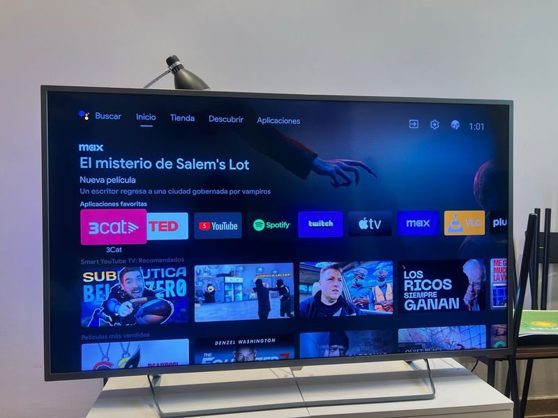 TV Philips 55” 4K Smart TV Ambilight (55PUS7303)
