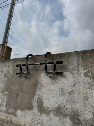 Barra de dominadas para puerta