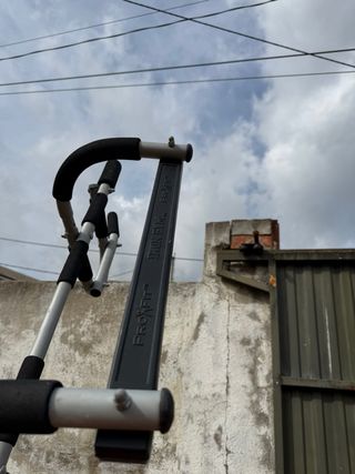 Barra de dominadas para puerta