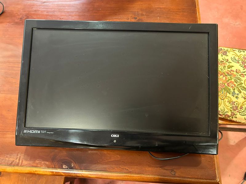 TV OKI 24 LED HD HDMI TDT y DVD Integrado