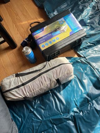 Colchones, cocina, saco dormir, tienda completa,