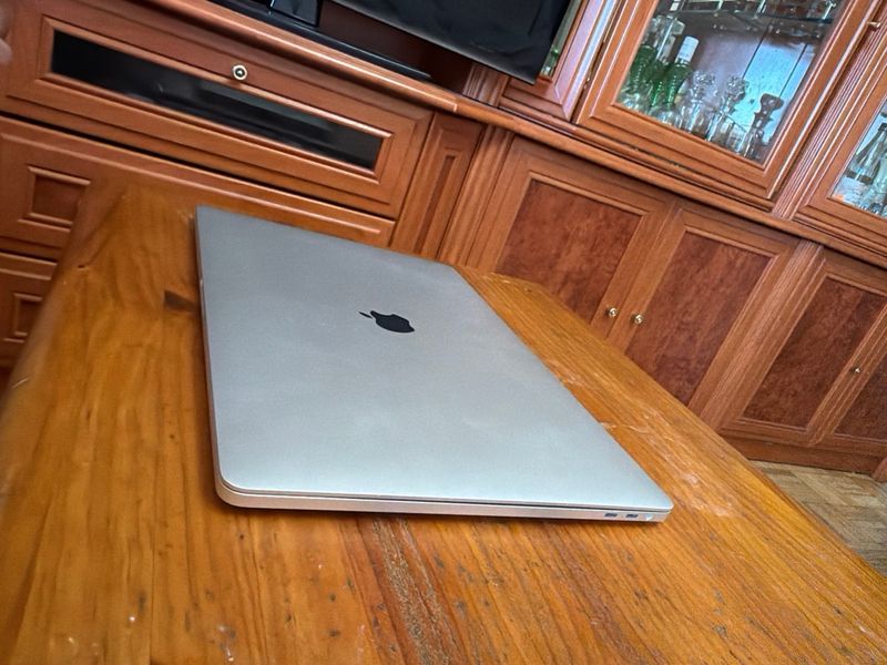 MacBook Pro 16 2019 i7 Plata afbeelding 2