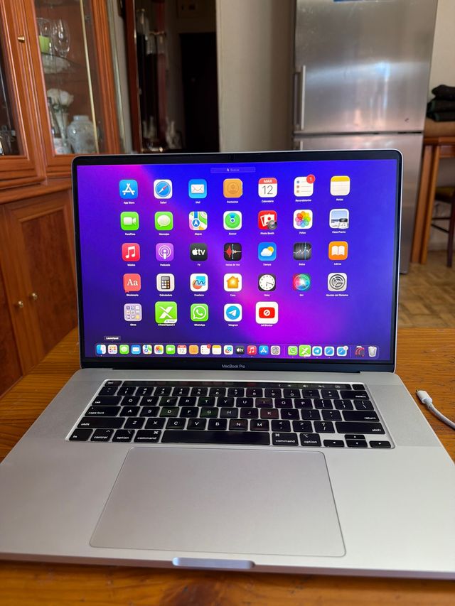 MacBook Pro 16 2019 i7 Plata