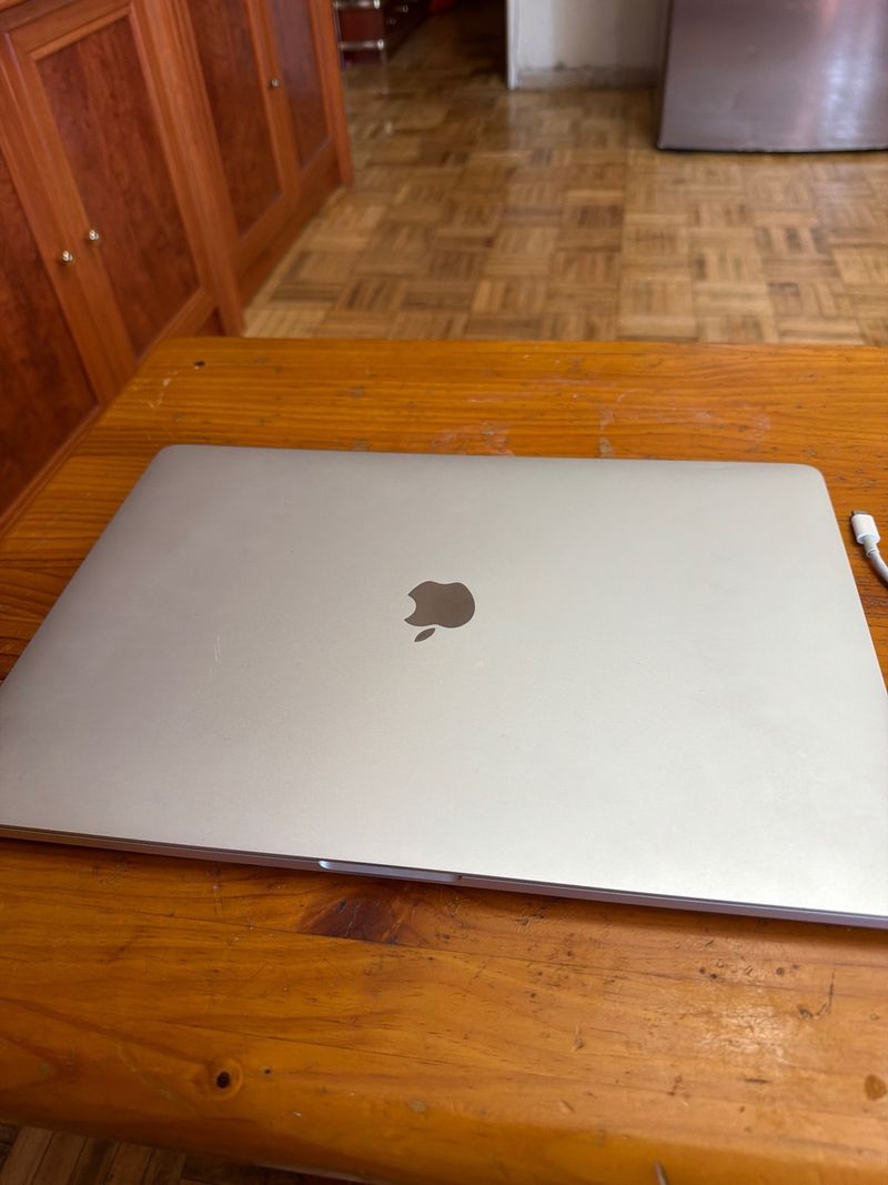 MacBook Pro 16 2019 i7 Plata afbeelding 5