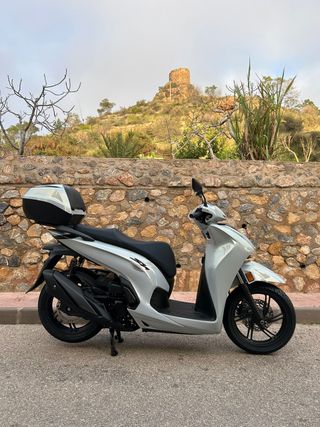 Honda SH 350 Plata/Blanco