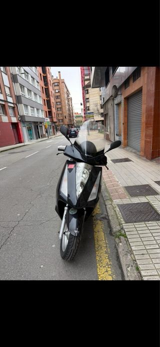 Phanteon 125cc Scooter Negra Honda