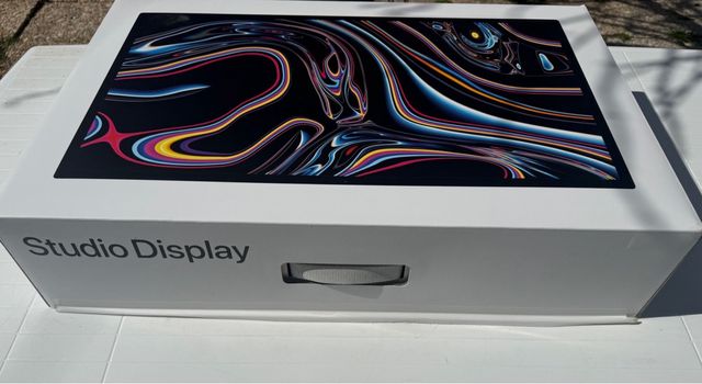 Caja Apple Studio Display 27