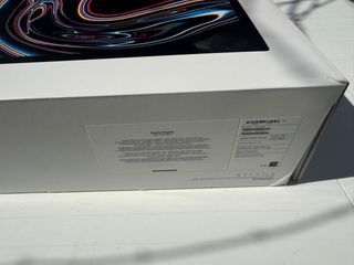 Caja Apple Studio Display 27