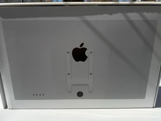Caja Apple Studio Display 27