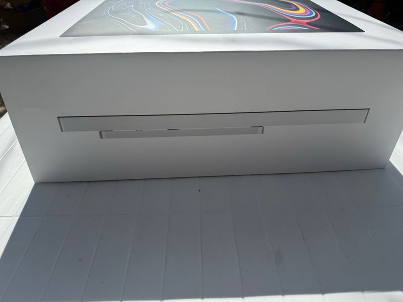 Caja Apple Studio Display 27 afbeelding 2