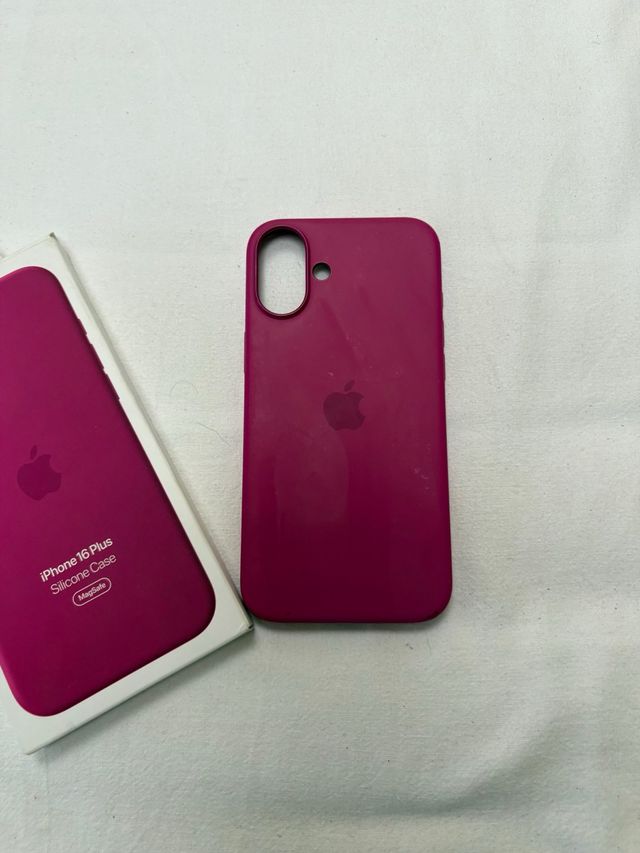 Funda Apple iPhone 16 Plus de silicona MagSafe