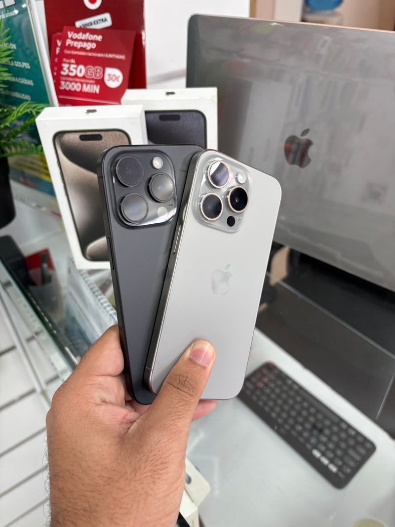 iPhone 15 Pro Semi Nuevo afbeelding 2