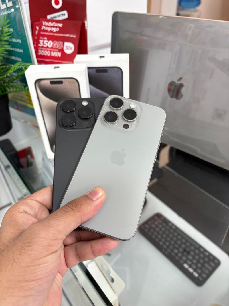 iPhone 15 Pro Semi Nuevo afbeelding 3