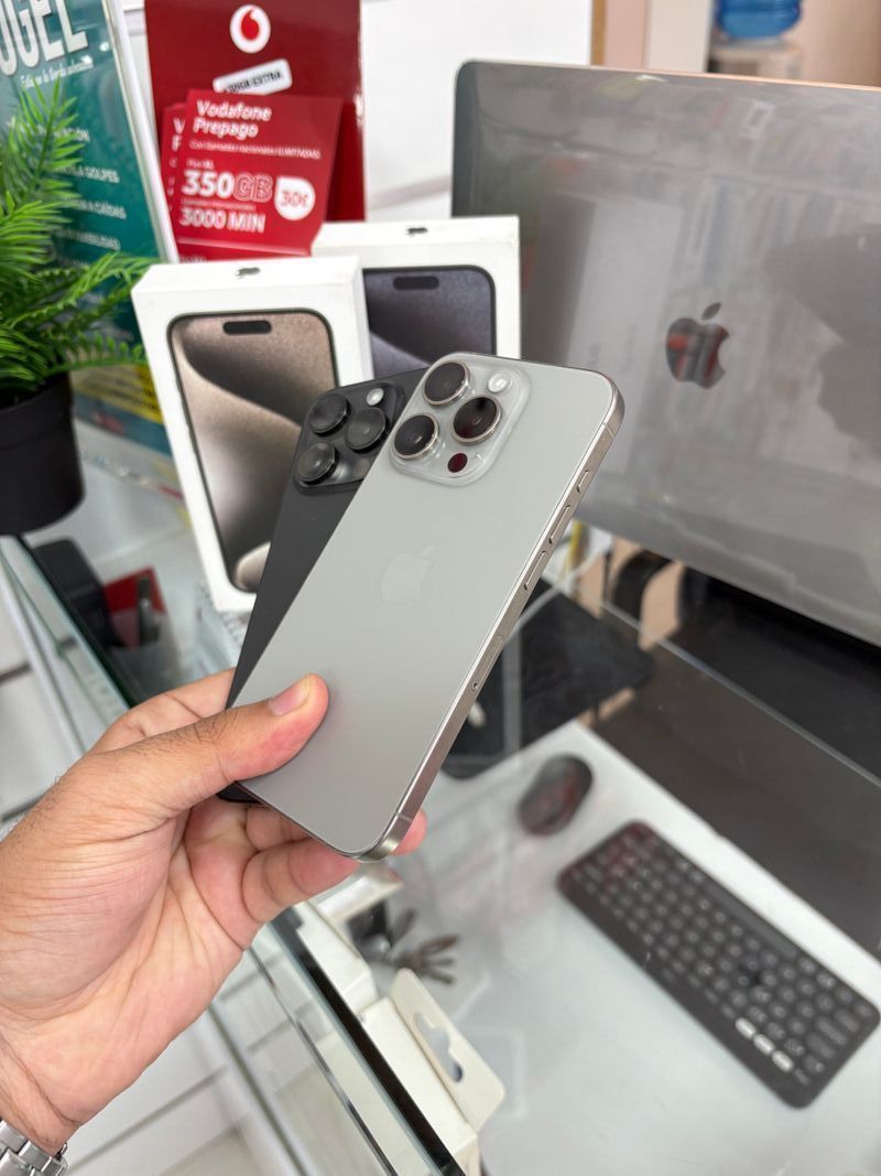 iPhone 15 Pro Semi Nuevo afbeelding 4