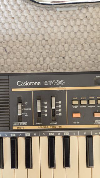 Tastiere Casio Casiotone MT-100