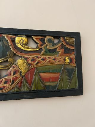 Freggio decorativo intagliato a mano