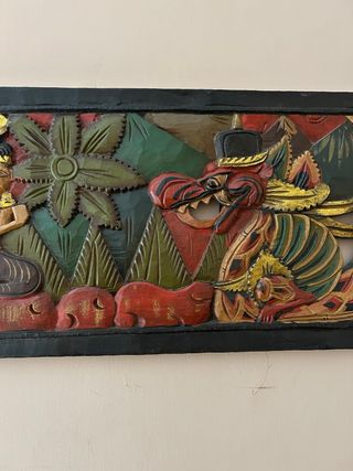 Freggio decorativo intagliato a mano