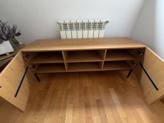 Mobile TV JYSK melaminico e metallo