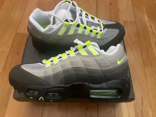 Nike Air Max 95 Gris y Verde