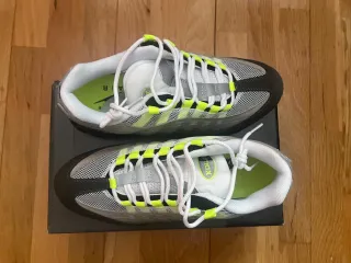 Nike Air Max 95 Gris y Verde