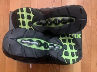 Nike Air Max 95 Gris y Verde