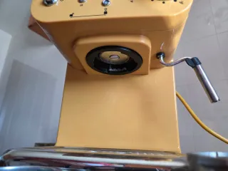 Cafetera Expreso Thera Retro Amarilla