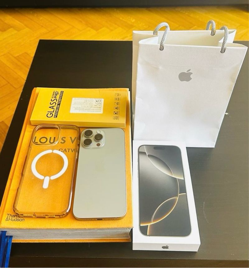 iPhone 16 Pro Max 256GB Plata