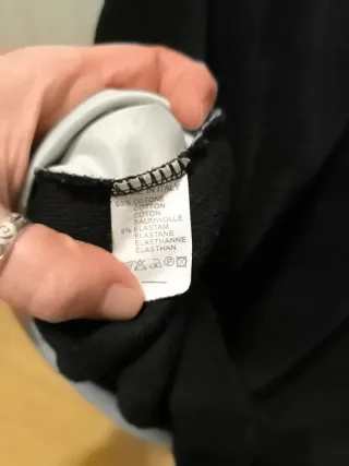 Camiseta negra Stitch flores