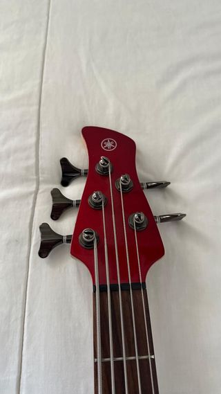 YAMAHA TRBX305 Bajo Eléctrico Rojo