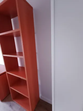 DOS ESTANTERÍAS/ LIBRERÍAS ALTAS. SÓLIDAS.