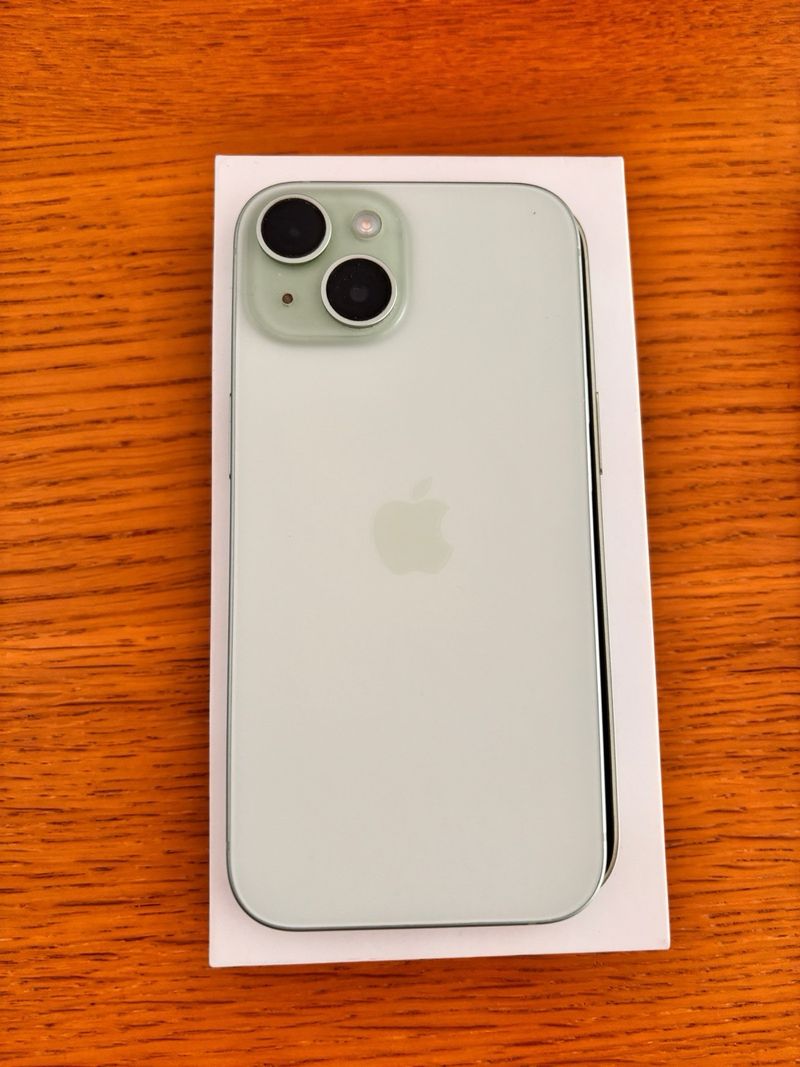 iPhone 15 128GB Verde afbeelding 3