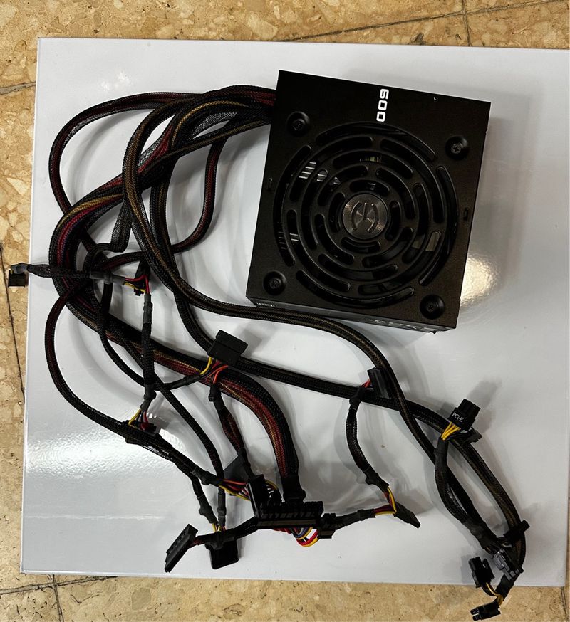 Fuente Alimentación EVGA 600W afbeelding 2
