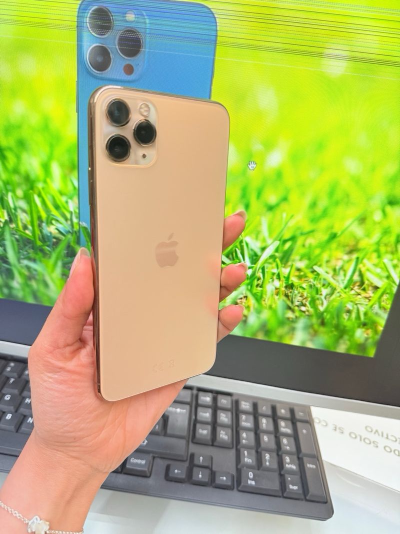 iPhone 11 Pro Max 64GB Dorado afbeelding 8