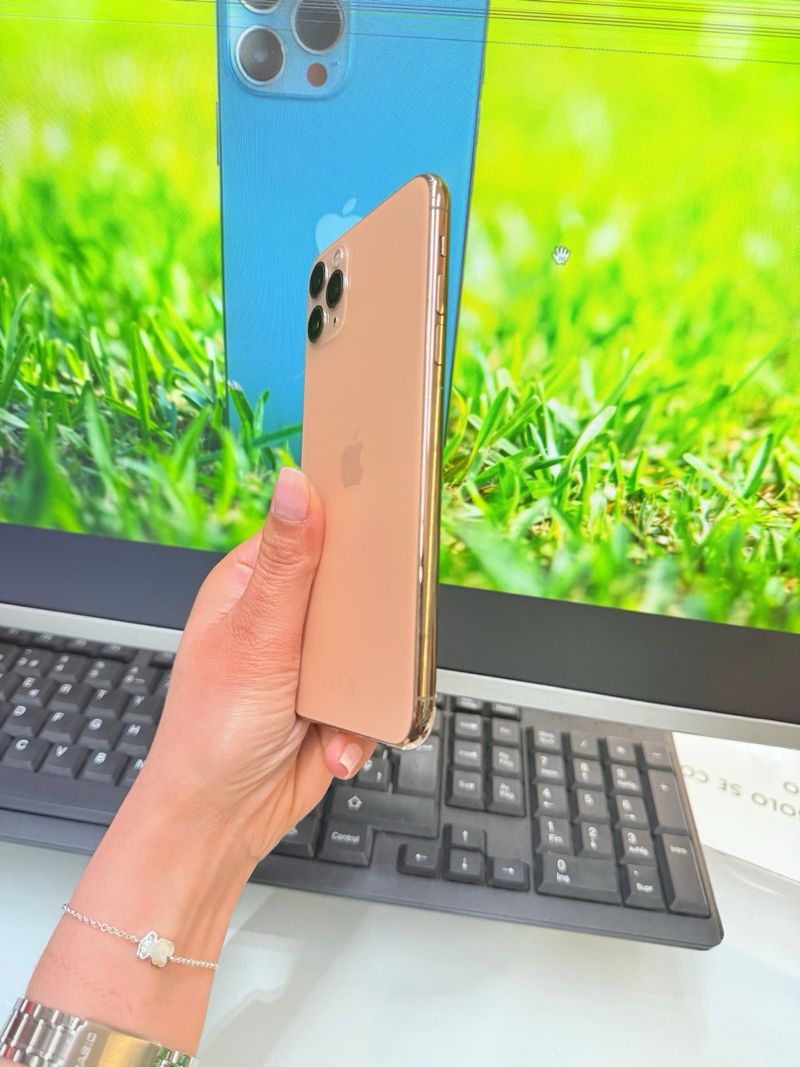 iPhone 11 Pro Max 64GB Dorado afbeelding 4