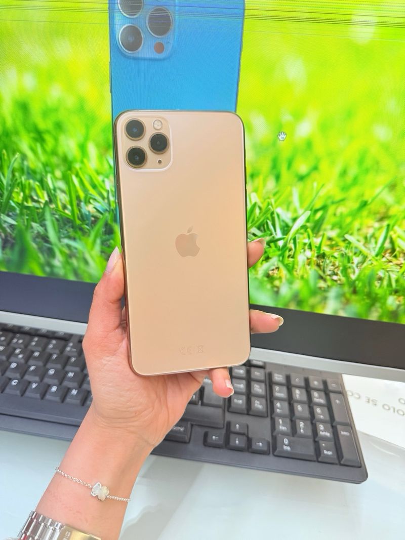 iPhone 11 Pro Max 64GB Dorado afbeelding 2