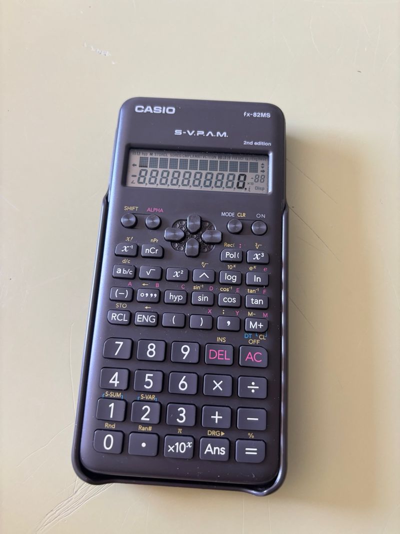Calculadora Casio fx-82MS S-V.P.A.M.