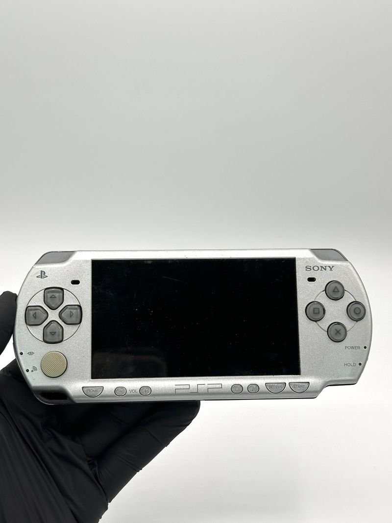 Sony PSP Silver Final Fantasy 7 Edición Limitada afbeelding 3