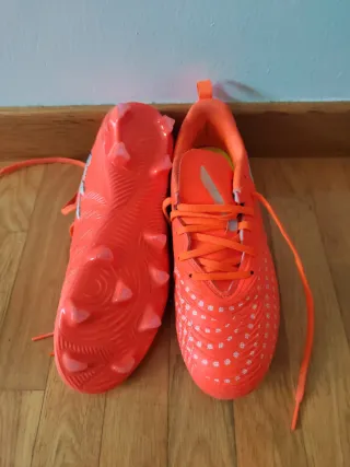 Zapatillas de fútbol con tacos