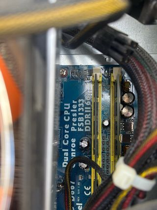 Ordenador para piezas