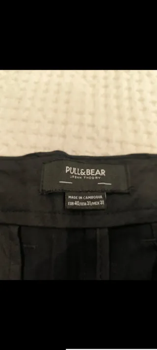 Pantalón negro Pull&Bear