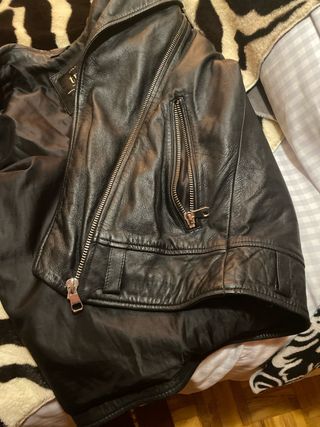 Chaqueta de piel negra Zara