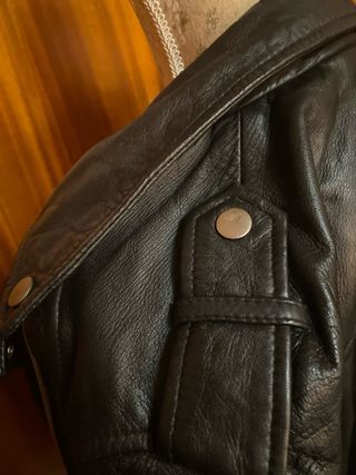 Chaqueta de piel negra Zara